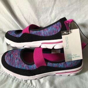 Woman’s memory foam comfort shoes